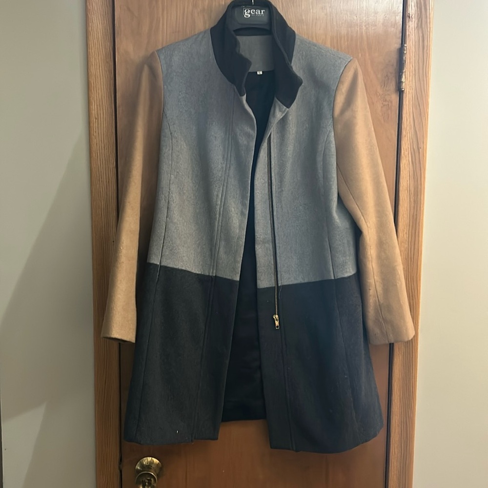 Sleek Brown and grey coat